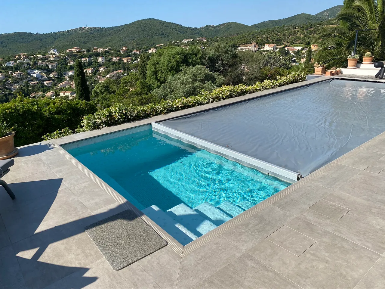 couverture de sécurité piscine toute saison