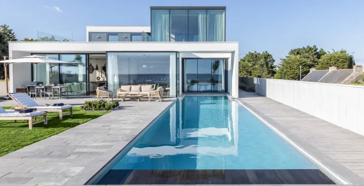 Une des piscines récompensées aux Trophées de la piscine 2023