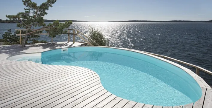 Une piscine pas chère dans un décor de rêve