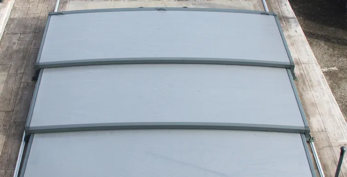Le polycarbonate Platinium by Abrisud pour des abris de piscine plus durables