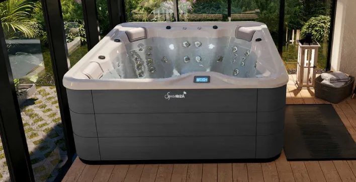 Un des spas de la gamme Europa signé Piscines Ibiza